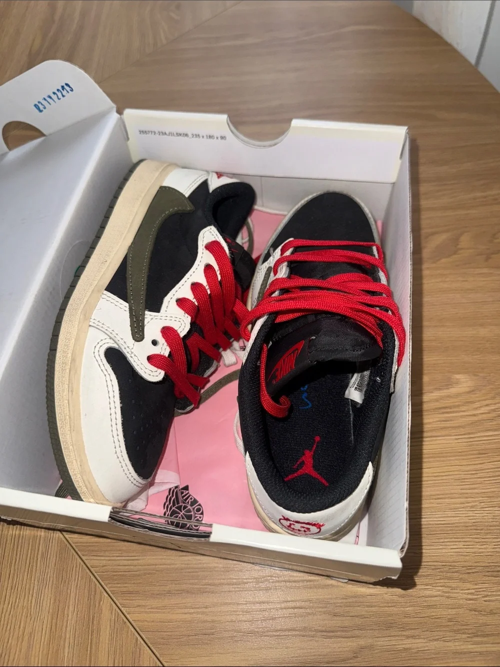Travis Scott x Air Jordan 1 low OG Ps “ Olive”